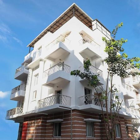 Treebo Trend White Mg Hotel Bangalore Exterior photo